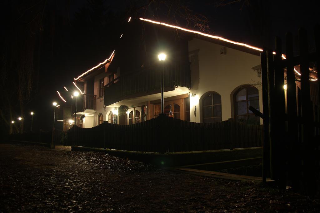 Lovecký hotel Jívák Loucen Exterior foto